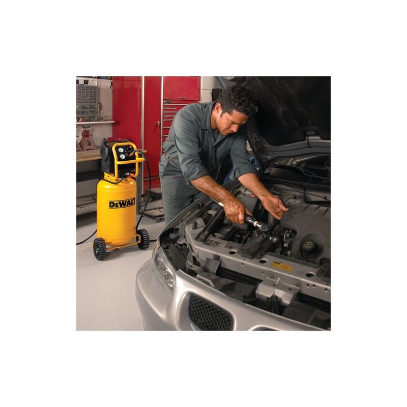 DEWALT | D55168 1.6 HP Continuous, 200 PSI, 15 Gallon Workshop Compressor - Mississauga Hardware Centre IncDEWALTD55168