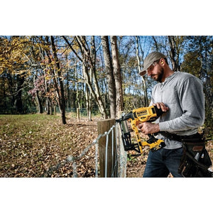 DEWALT DCFS950P2 20V MAX XR 9 GA Cordless Fencing Stapler Kit - Mississauga Hardware Centre IncDEWALTDCFS950P2