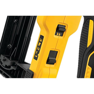 DEWALT DCFS950P2 20V MAX XR 9 GA Cordless Fencing Stapler Kit - Mississauga Hardware Centre IncDEWALTDCFS950P2
