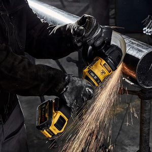 DEWALT DCG440X2 60V MAX 7 IN. BRUSHLESS CORDLESS GRINDER WITH KICKBACK BRAKE KIT - Mississauga Hardware Centre IncDEWALTDCG440X2