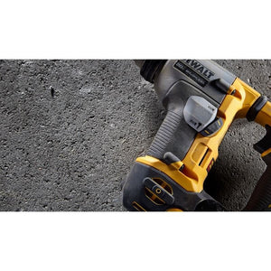 DeWalt DCH172B ATOMIC 20V MAX 5/8 IN. BRUSHLESS CORDLESS SDS PLUS ROTARY HAMMER (TOOL ONLY) - Mississauga Hardware Centre IncDEWALTDCH172B