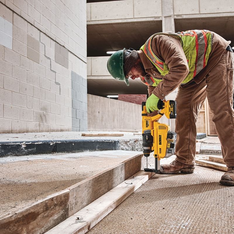 DEWALT DCH263R2DH 20V MAX* XR Brushless 1 - 1/8 in. SDS Plus D - Handle Rotary Hammer Kit - Mississauga Hardware Centre IncDEWALTDCH263R2DH