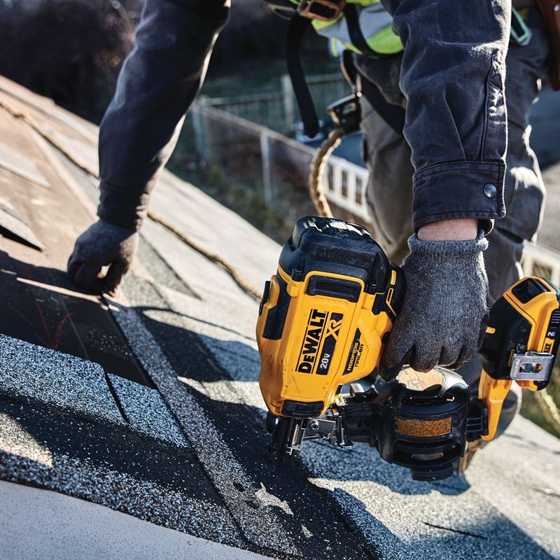DEWALT DCN45RNB 20V MAX 15deg Cordless Coil Roofing Nailer - Mississauga Hardware Centre IncDEWALTDCN45RNB