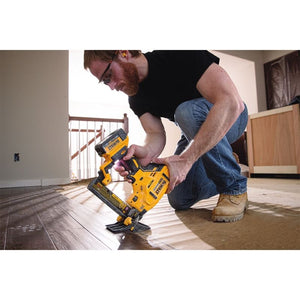 DEWALT DCN682M1 20V MAX* XR 18 GA Cordless Flooring Stapler - Mississauga Hardware Centre IncDEWALTDCN682M1