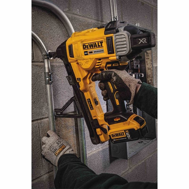 DEWALT DCN891P2 1" Magazine Cordless Concrete Nailer Kit - Mississauga Hardware Centre IncDEWALTDCN891P2