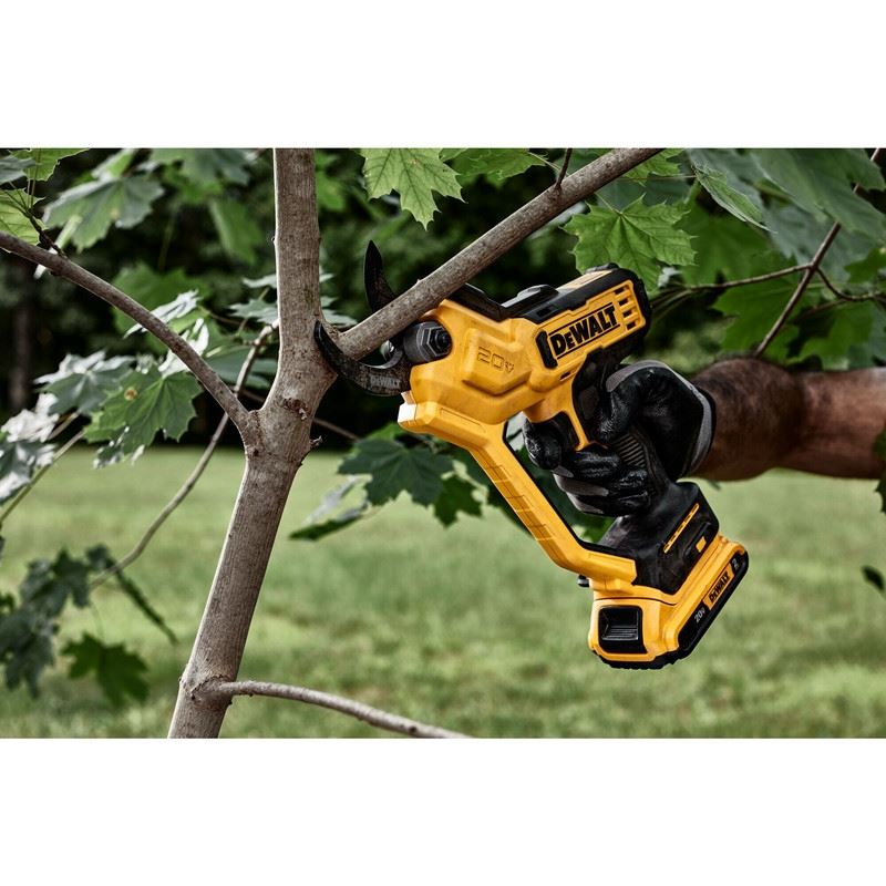 DEWALT DCPR320B 20V MAX 1 - 1/2 in. Cordless Pruner (Tool Only) - Mississauga Hardware Centre IncDEWALTDCPR320B