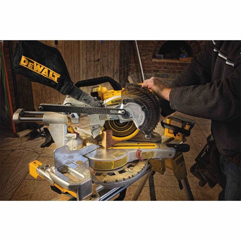 DEWALT DCS361M1 20V MAX* 7 1/4" Sliding Miter Saw (w/Battery Charger) - Mississauga Hardware Centre IncDEWALTDCS361M1