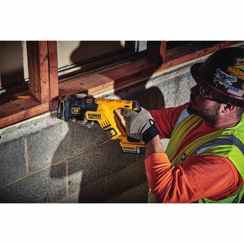 DEWALT DCS367P1 20V MAX* XR Brushless Compact Reciprocating Saw Kit (5.0 Ah) - Mississauga Hardware Centre IncDEWALTDCS367P1