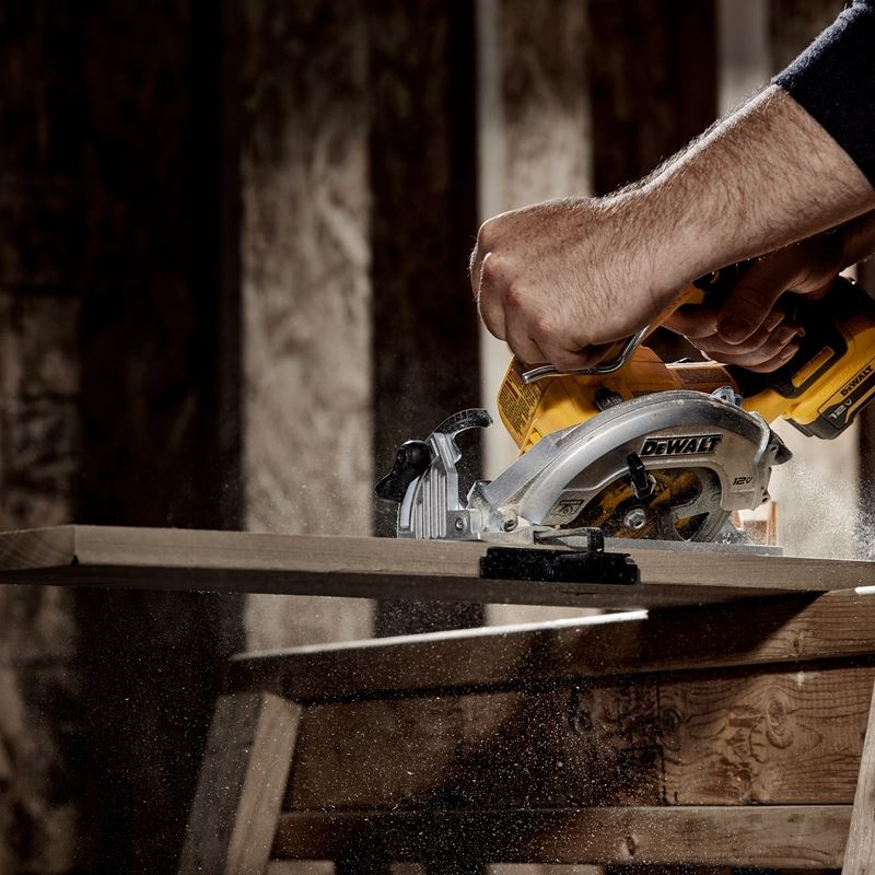 DEWALT DCS512J1 XTREME 12V MAX 5 - 3/8 IN. BRUSHLESS CORDLESS CIRCULAR SAW KIT - Mississauga Hardware Centre IncDEWALTDCS512J1