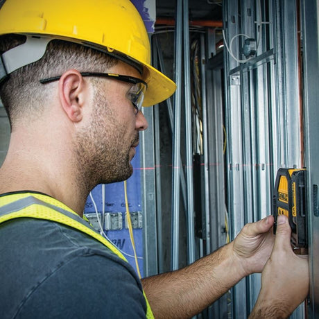 DEWALT DW088LR 12V MAX COMPATIBLE RED CROSS LINE LASER - Mississauga Hardware Centre IncDEWALTDW088LR