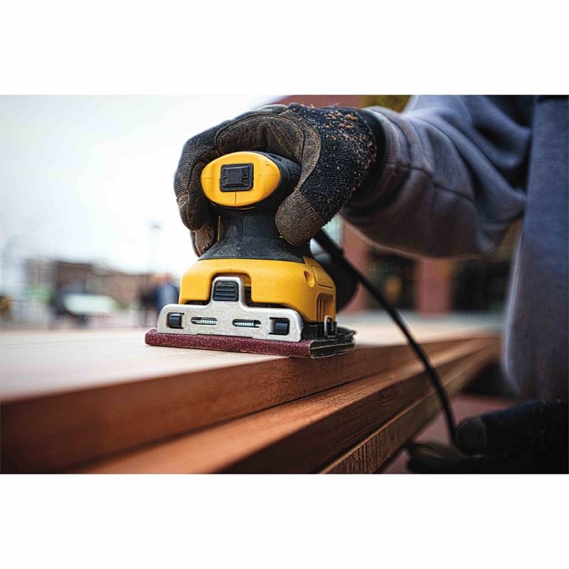 DEWALT DWE6411K 1/4 Sheet Palm Grip Sander Kit - Mississauga Hardware Centre IncDEWALTDWE6411K