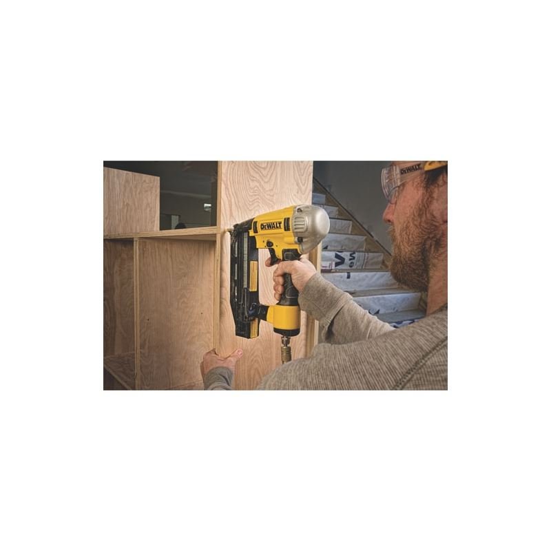 DEWALT DWFP71917 16 GA Precision PointTM Finish Nailer - Mississauga Hardware Centre IncDEWALTDWFP71917