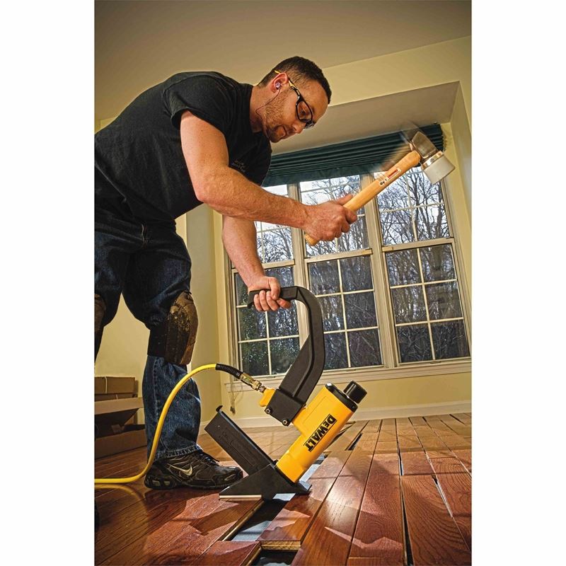 DEWALT DWMIIIFS 15.5 GA Flooring Stapler - Mississauga Hardware Centre IncDEWALTDWMIIIFSF