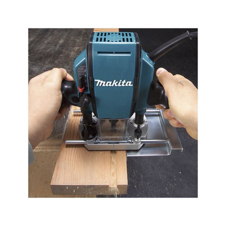 Makita | RP0900K 1 - 1/4H.P Plunge Router - Mississauga Hardware Centre IncMakitaRP0900K