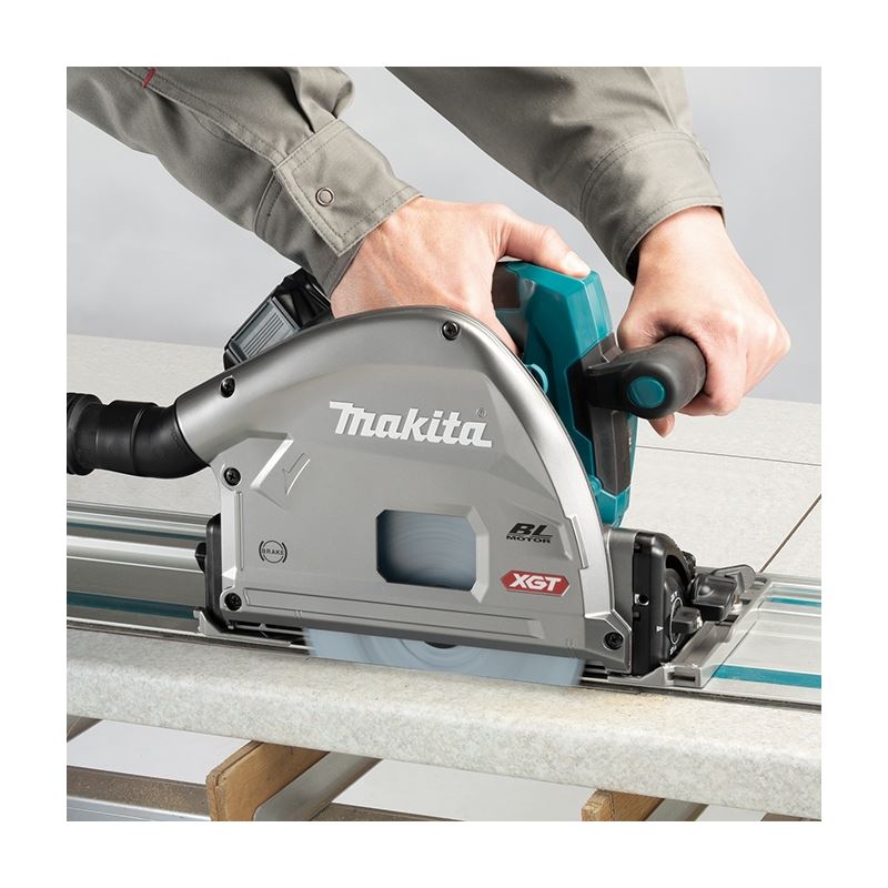 Makita SP001GT102 40V MAX XGT Li - Ion (5.0 Ah) BL 6 - 1/2in Plunge Cut Circular Saw with Brushless Motor and AWS Kit - Mississauga Hardware Centre IncMakitaSP001GT102