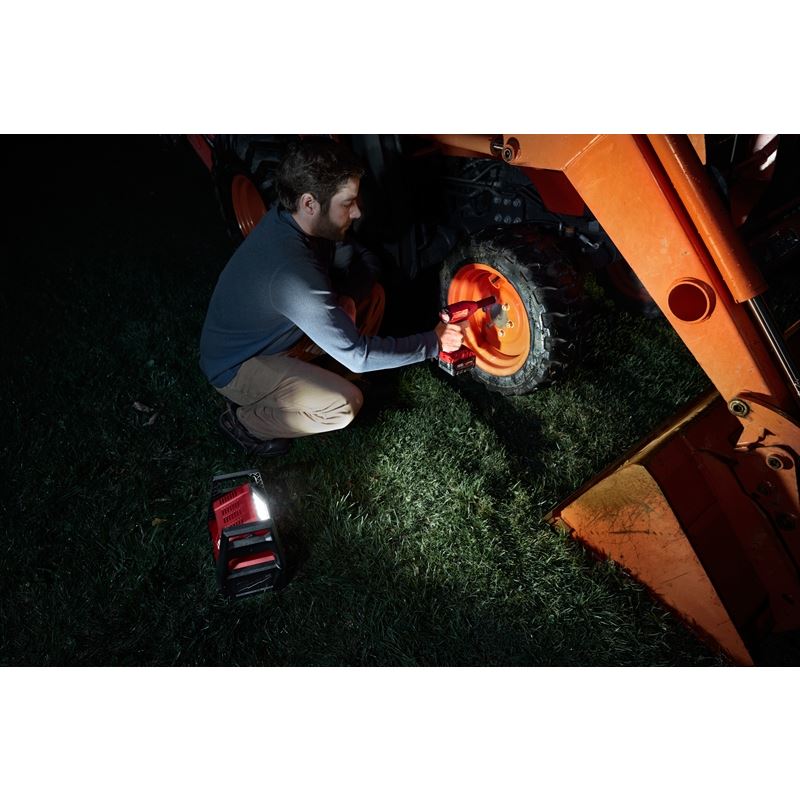 Milwaukee 2360 - 20 M18 TRUEVIEW LED HP Flood Light - Mississauga Hardware Centre IncMilwaukee2360-20