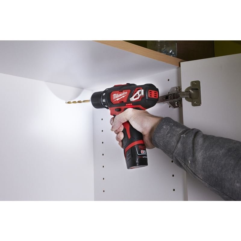 Milwaukee 2407 - 22 M12 3/8 Drill/Driver Kit - Mississauga Hardware Centre IncMilwaukee2407-22