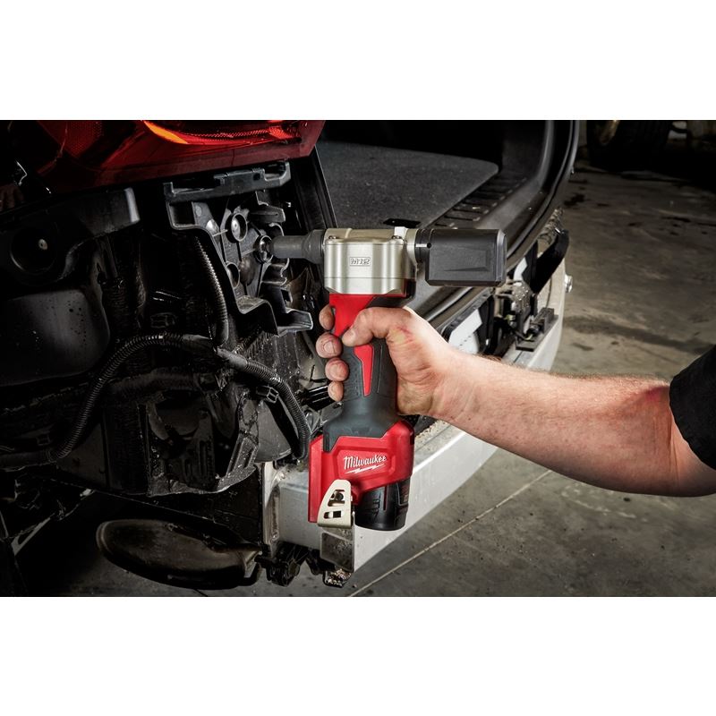 Milwaukee 2550 - 22 M12 Rivet Tool Kit - Mississauga Hardware Centre IncMilwaukee2550-22