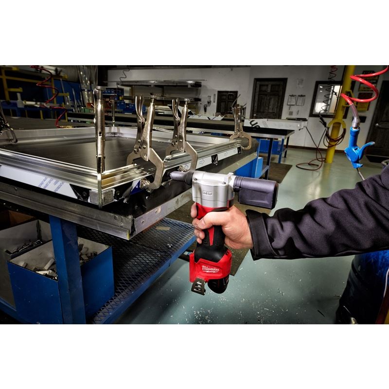 Milwaukee 2550 - 22 M12 Rivet Tool Kit - Mississauga Hardware Centre IncMilwaukee2550-22