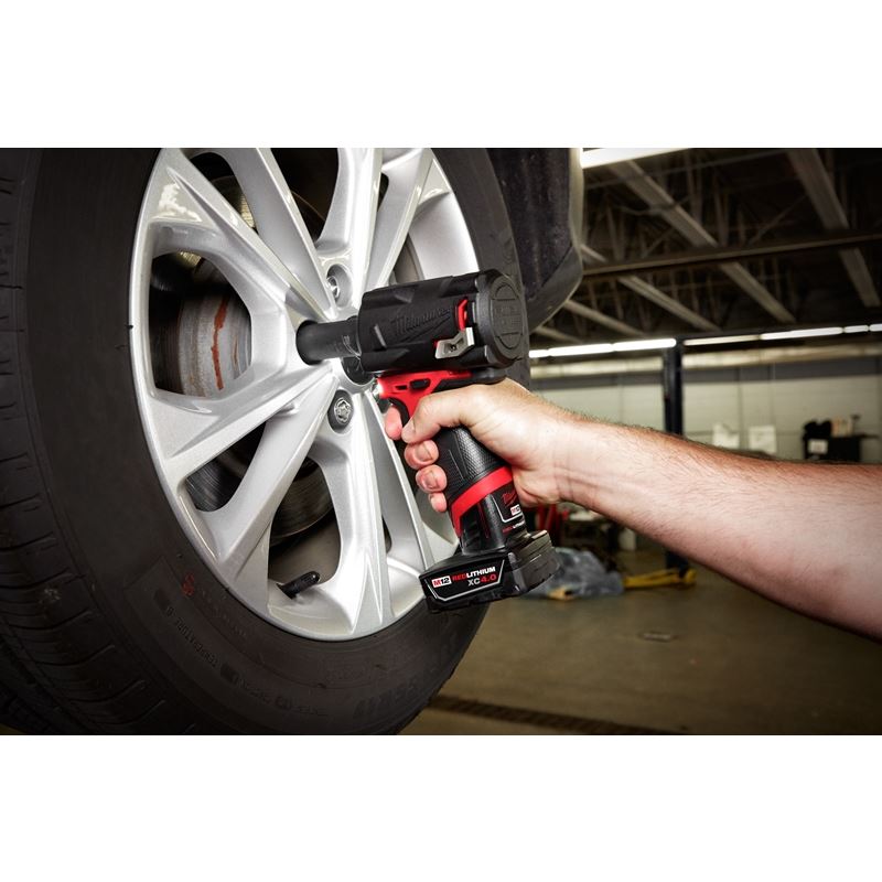 Milwaukee 2555 - 22 M12 FUEL Stubby 1/2" Impact Wrench Kit - Mississauga Hardware Centre IncMilwaukee2555-22