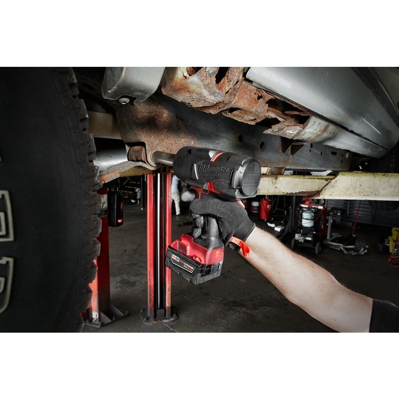 Milwaukee 2767 - 22GG M18 Impact Wrench and Grease Gun Kit - Mississauga Hardware Centre IncMilwaukee2767-22GG