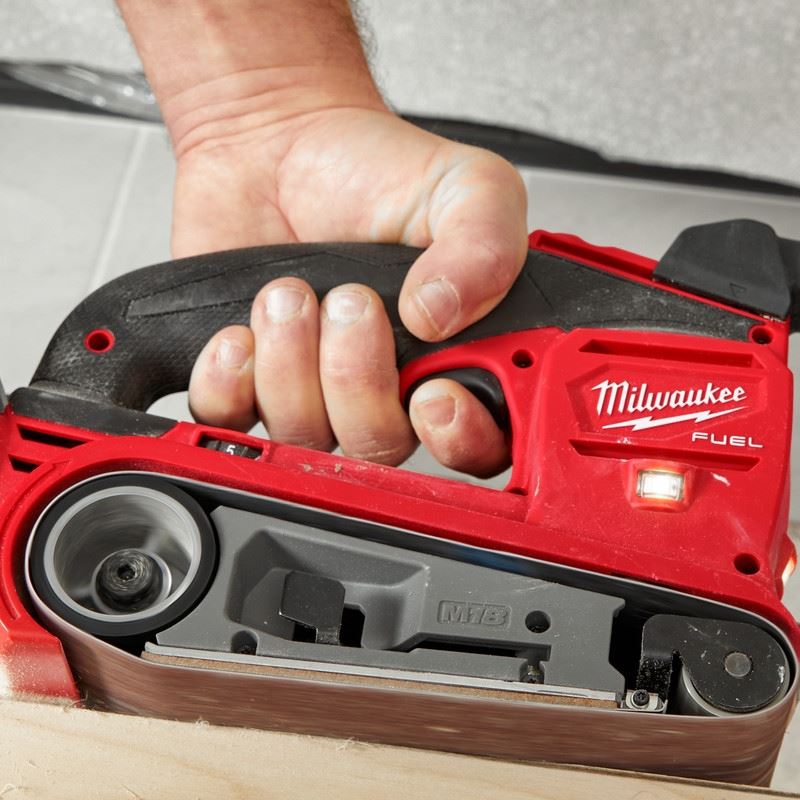 Milwaukee 2832 - 20 M18 Fuel Belt Sander - Mississauga Hardware Centre Inc