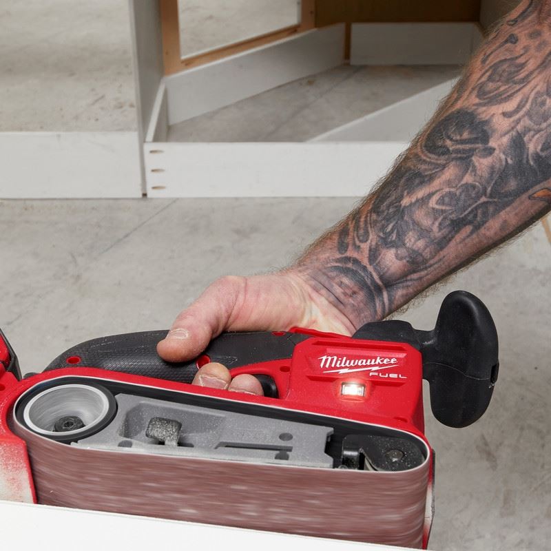 Milwaukee 2832 - 20 M18 Fuel Belt Sander - Mississauga Hardware Centre Inc