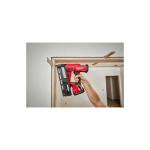 Milwaukee 2841 - 21CT M18 FUEL 16 Gauge Angled Finish Nailer Kit - Mississauga Hardware Centre Inc