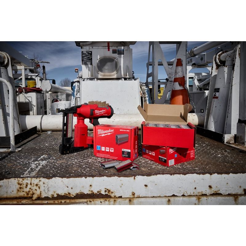 Milwaukee 2843 - 20 M18 FUEL UTILITY FENCING STAPLER - Mississauga Hardware Centre Inc