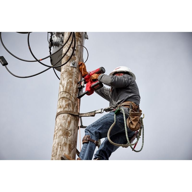 Milwaukee 2843 - 20 M18 FUEL UTILITY FENCING STAPLER - Mississauga Hardware Centre Inc