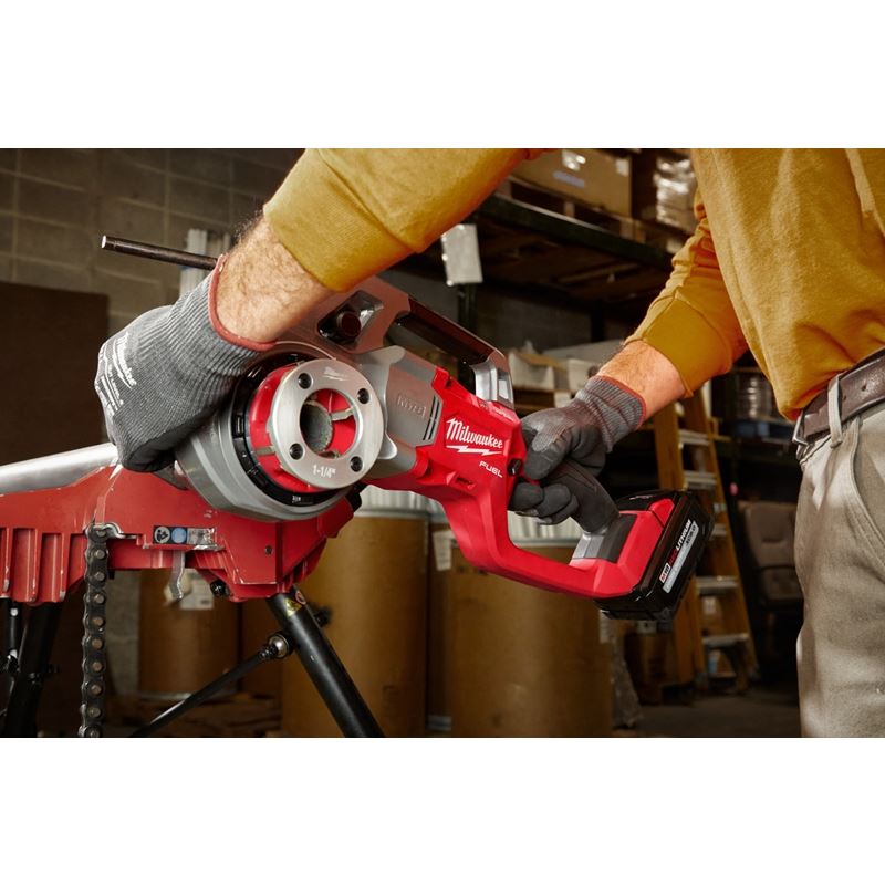 Milwaukee 2870 - 22 M18 FUEL Compact Pipe Threader w/ ONE - KEY w/ 1/2in - 1 - 1/4in Compact NPT Forged Aluminum Die Heads - Mississauga Hardware Centre Inc