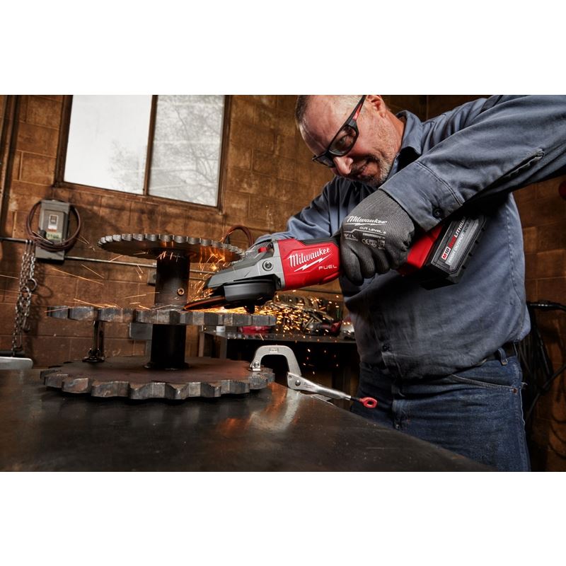 Milwaukee 2886 - 20 M18 FUEL 5in Flathead Braking Grinder, Paddle Switch No - Lock - Mississauga Hardware Centre Inc
