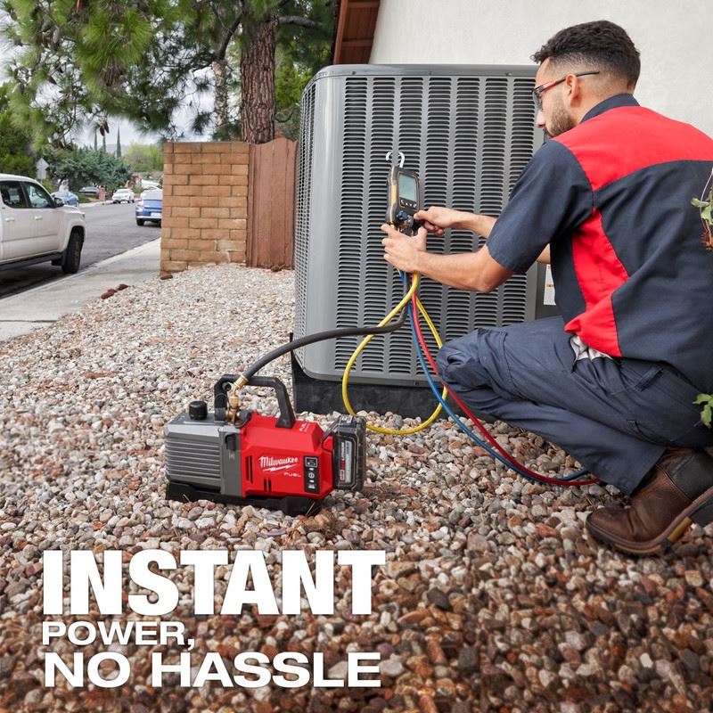 Milwaukee 2941 - 21 M18 FUEL 5 CFM Vacuum Pump Kit - Mississauga Hardware Centre Inc