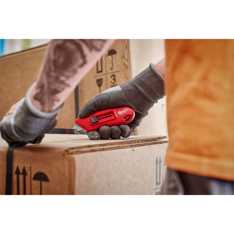 Milwaukee 48 - 22 - 1516 Compact Side Slide Utility Knife - Mississauga Hardware Centre Inc