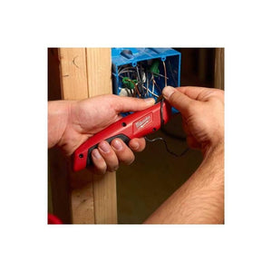 Milwaukee | 48 - 22 - 1910 Sliding Utility Knife - Mississauga Hardware Centre IncMilwaukee48-22-1910