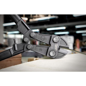 Milwaukee 48 - 22 - 4031 30 in Bolt Cutter - Mississauga Hardware Centre Inc