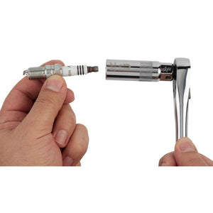 Milwaukee 48 - 22 - 9552 3/8in Drive 5/8in Magentic Spark Plug Socket - Mississauga Hardware Centre Inc
