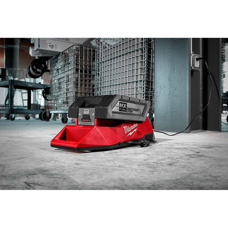 Milwaukee MXFC Charger - Mississauga Hardware Centre Inc