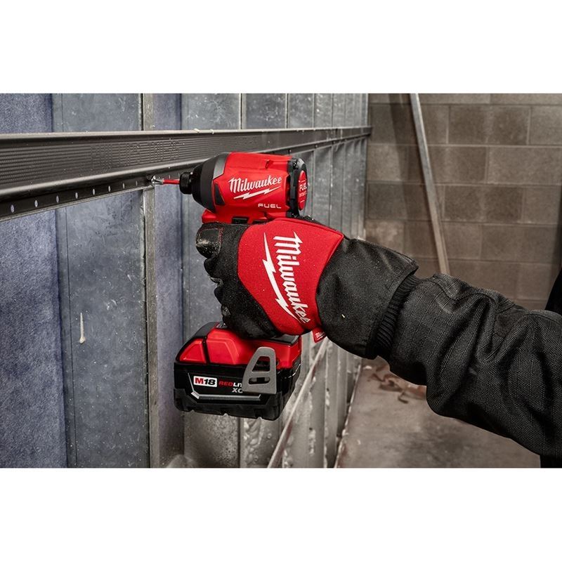 Milwaukee Winter Performance Gloves - Mississauga Hardware Centre Inc