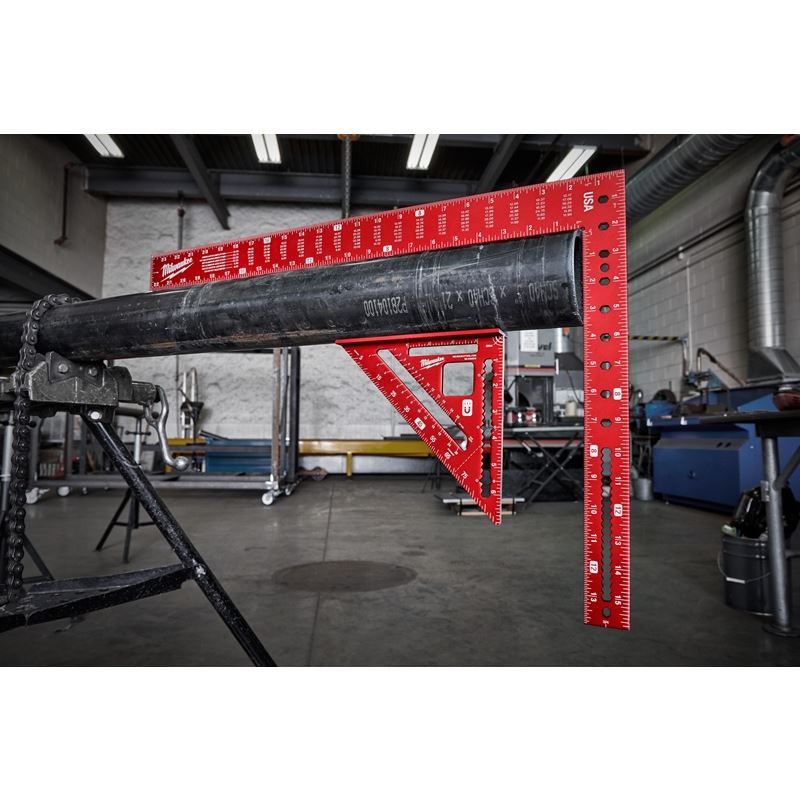 MLSQM070 7 in. Magnetic Rafter Square - Mississauga Hardware Centre IncMilwaukeeMLSQM070